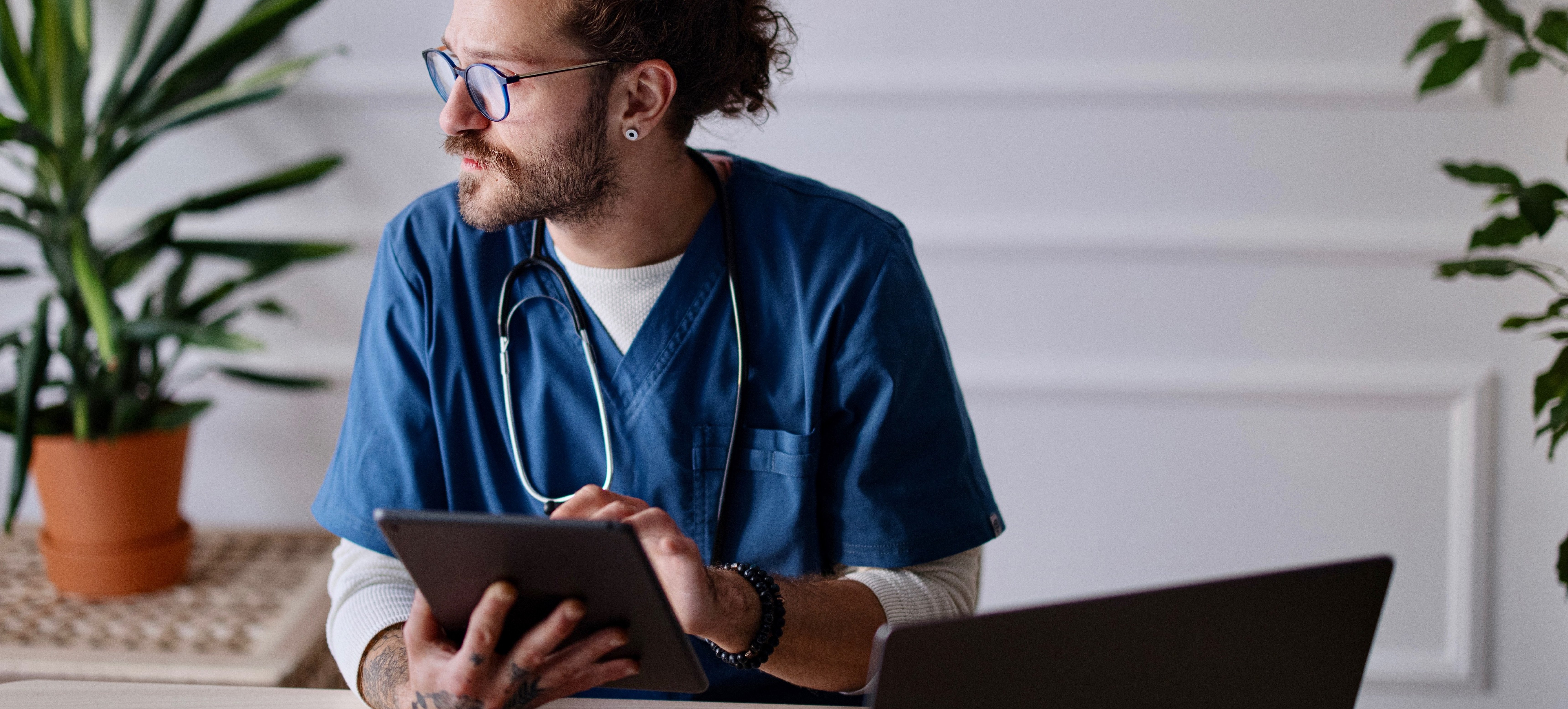 3 Takeaways from 2023 Medical Staff Services Survey