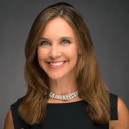 kristin russel headshot square